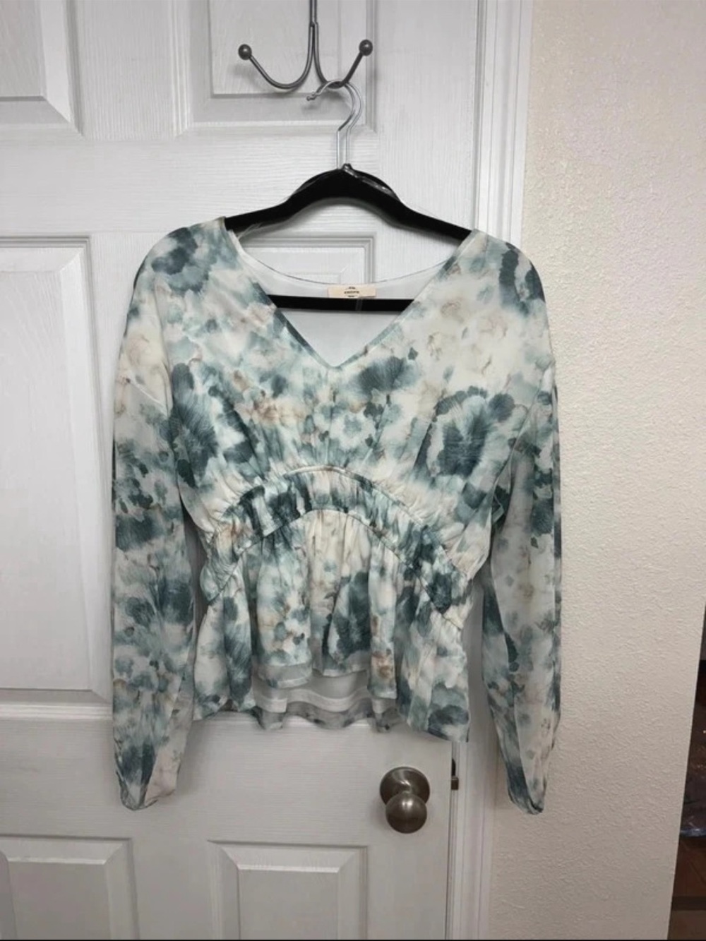 Women's Teal Peplum V-Neck Long Sleeve Top